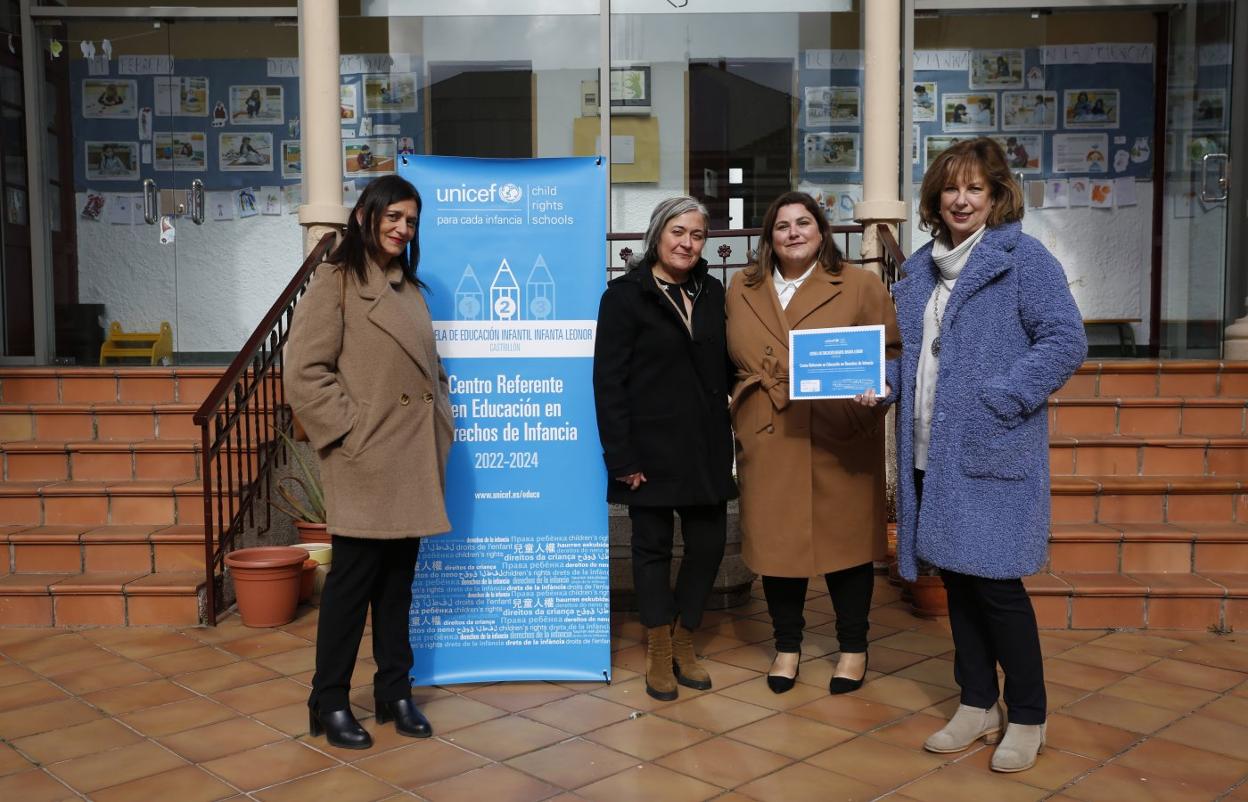 El centro educativo castrillonense recibió ayer la distinción de UNICEF. 