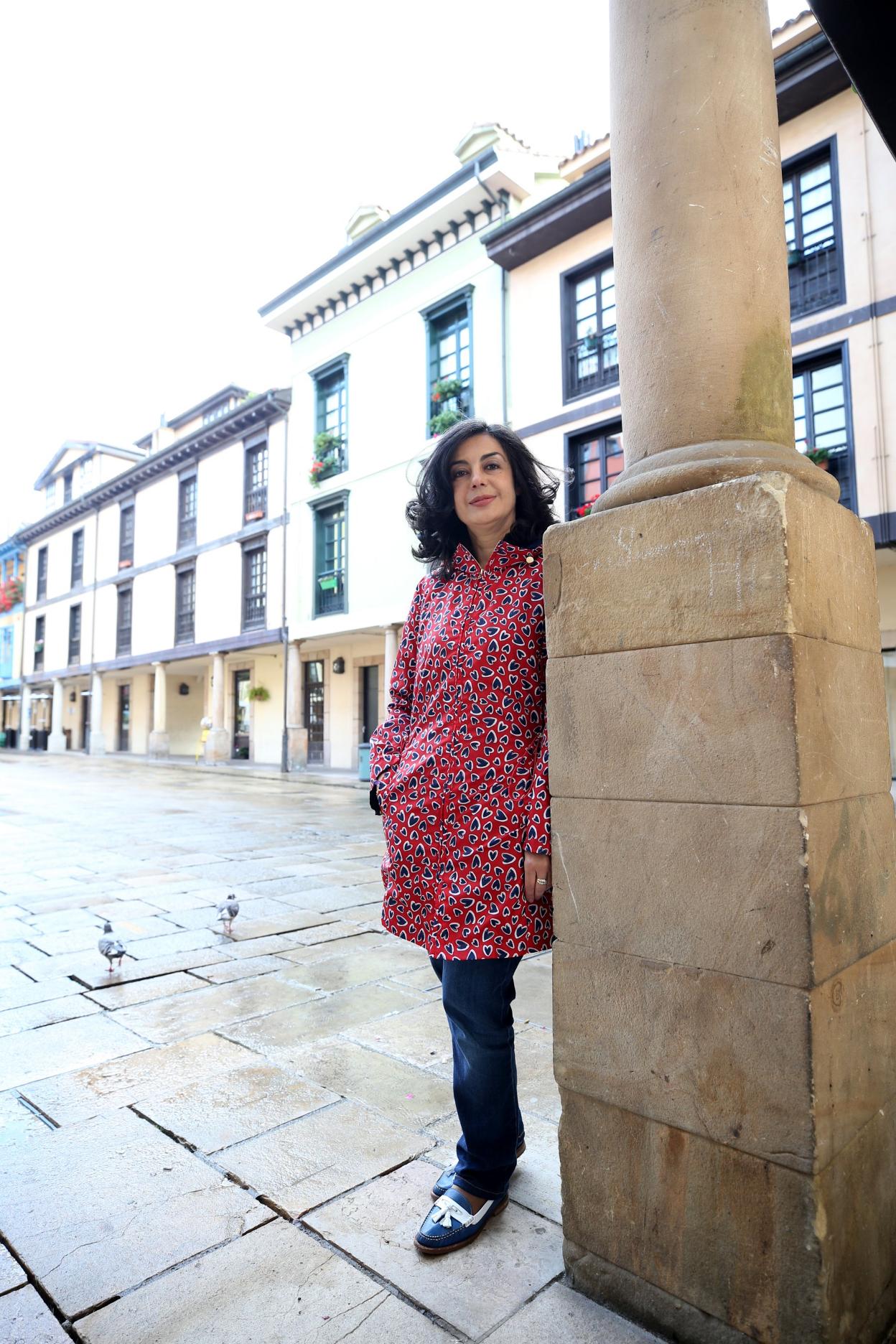 Ana Isabel Balbín, en la plaza de El Fontán.