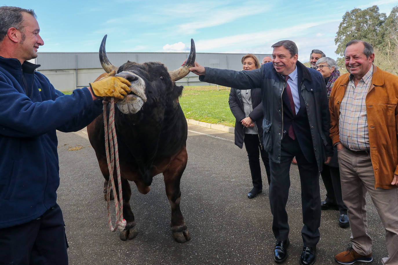 Fotos: Luis Planas visita las instalaciones de Ascol