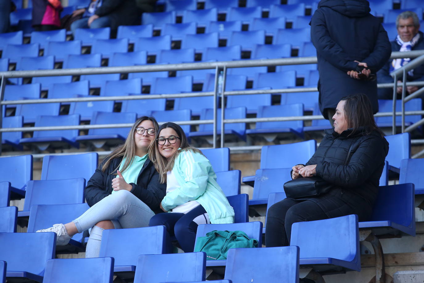 Fotos: ¿Estuviste en el Real Oviedo - Burgos? ¡Búscate en el Carlos Tartiere!