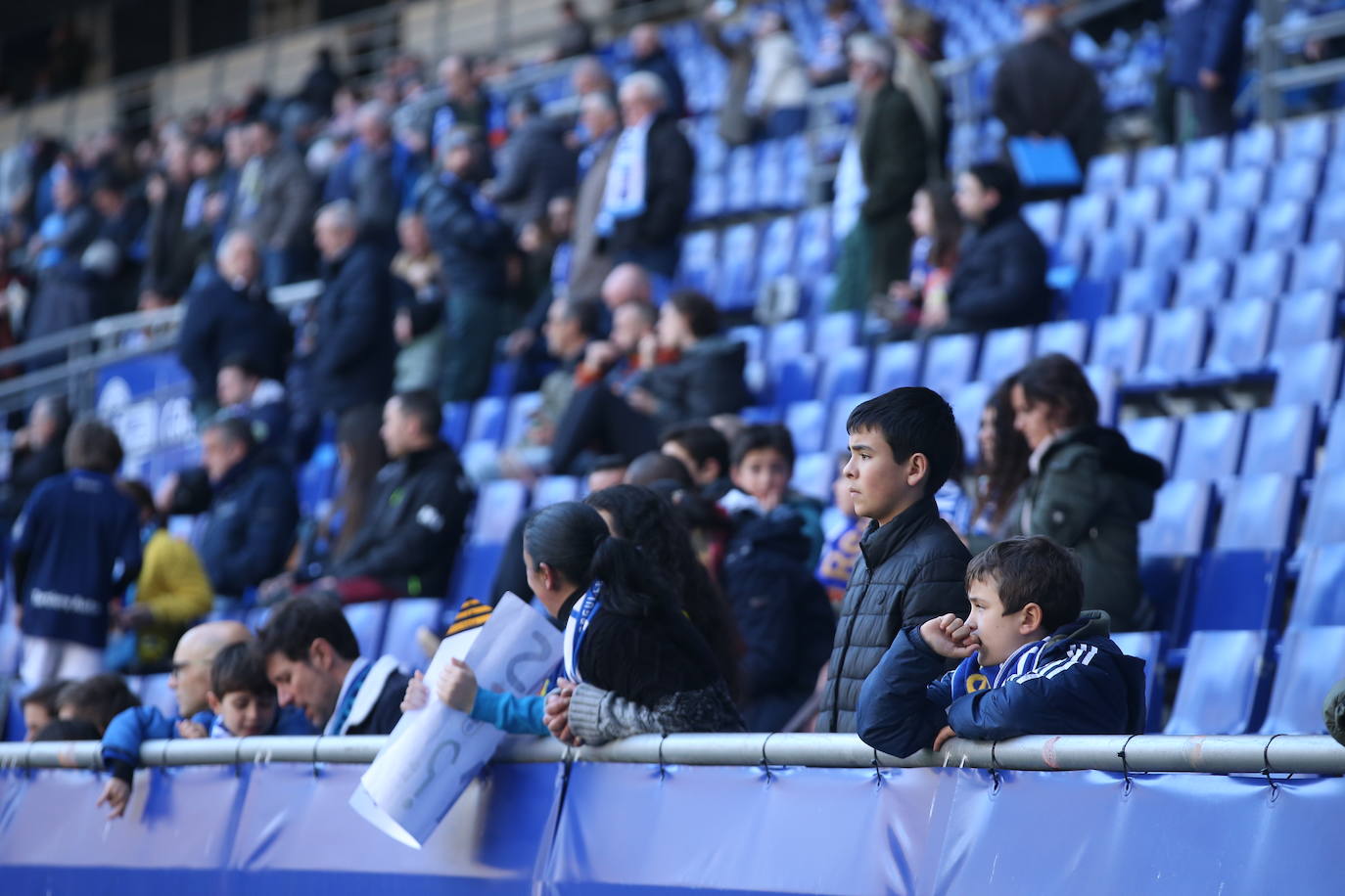 Fotos: ¿Estuviste en el Real Oviedo - Burgos? ¡Búscate en el Carlos Tartiere!