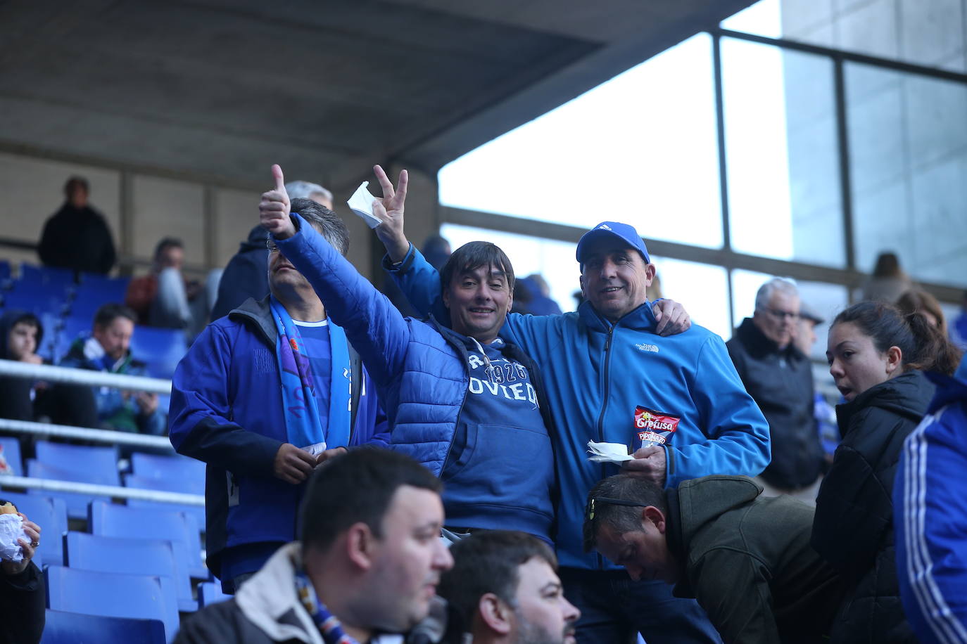 Fotos: ¿Estuviste en el Real Oviedo - Burgos? ¡Búscate en el Carlos Tartiere!