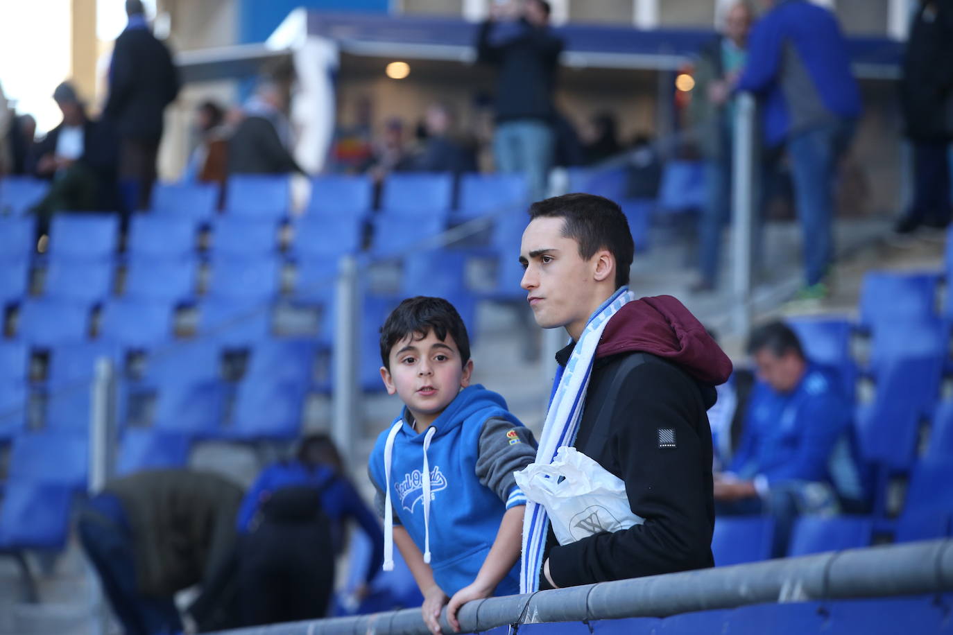 Fotos: ¿Estuviste en el Real Oviedo - Burgos? ¡Búscate en el Carlos Tartiere!