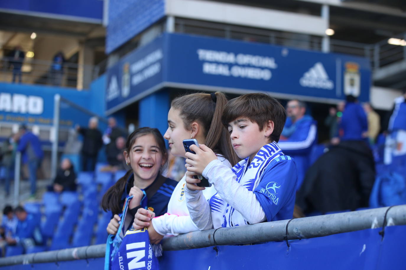 Fotos: ¿Estuviste en el Real Oviedo - Burgos? ¡Búscate en el Carlos Tartiere!