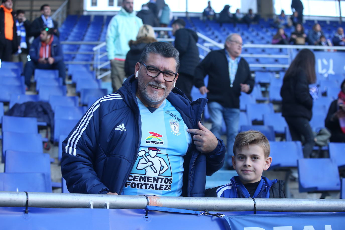 Fotos: ¿Estuviste en el Real Oviedo - Burgos? ¡Búscate en el Carlos Tartiere!