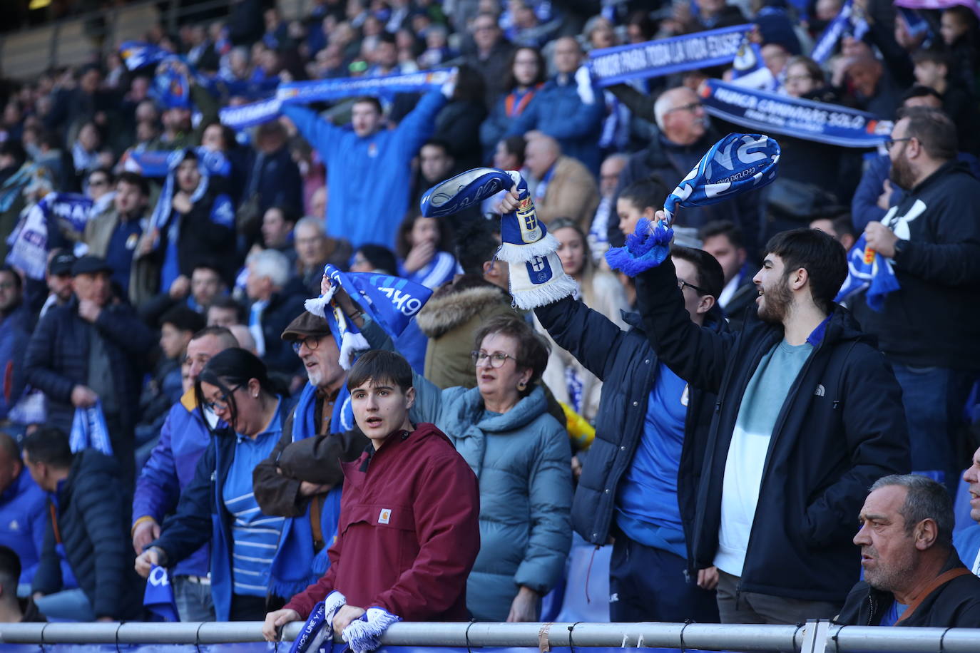 Fotos: ¿Estuviste en el Real Oviedo - Burgos? ¡Búscate en el Carlos Tartiere!