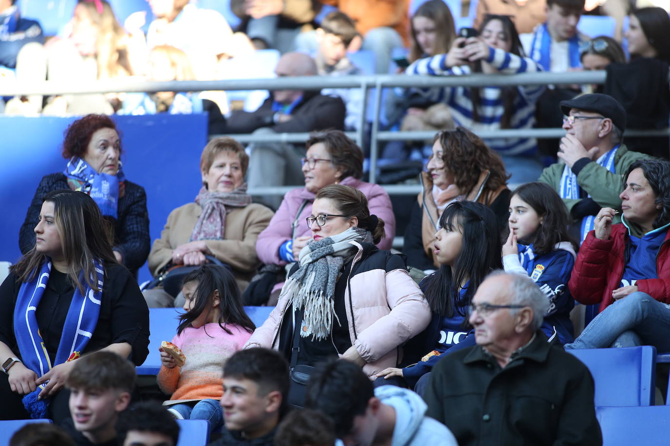 Fotos: ¿Estuviste en el Real Oviedo - Burgos? ¡Búscate en el Carlos Tartiere!