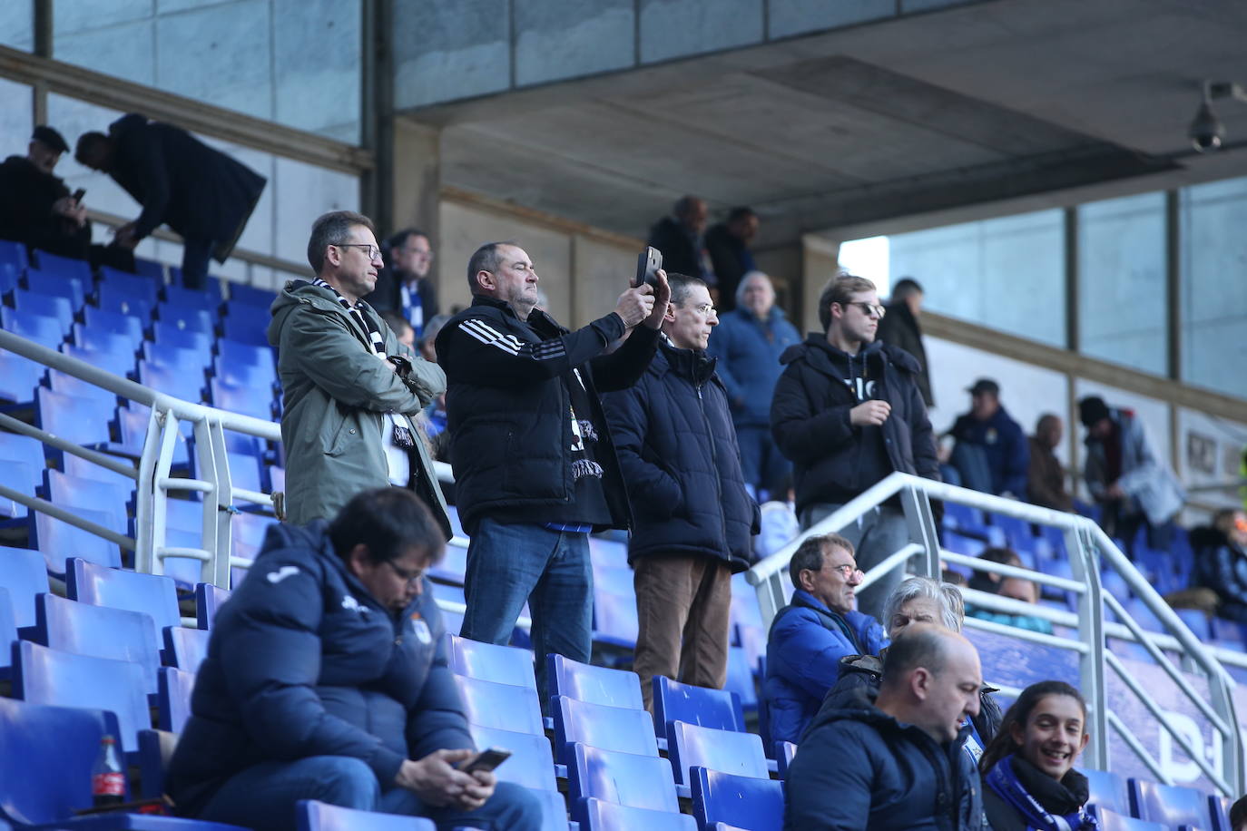 Fotos: ¿Estuviste en el Real Oviedo - Burgos? ¡Búscate en el Carlos Tartiere!