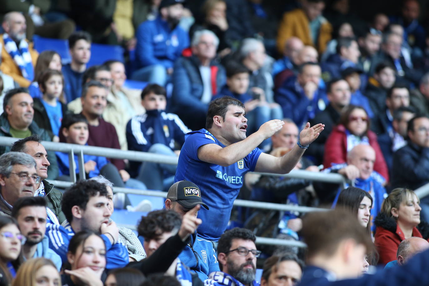 Fotos: ¿Estuviste en el Real Oviedo - Burgos? ¡Búscate en el Carlos Tartiere!