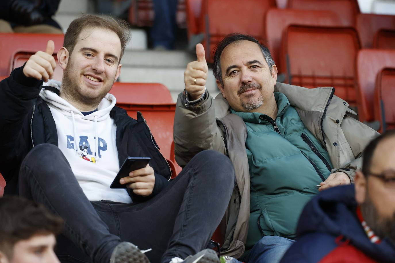 Fotos: ¿Estuviste en el Sporting - Huesca? ¡Búscate en El Molinón!