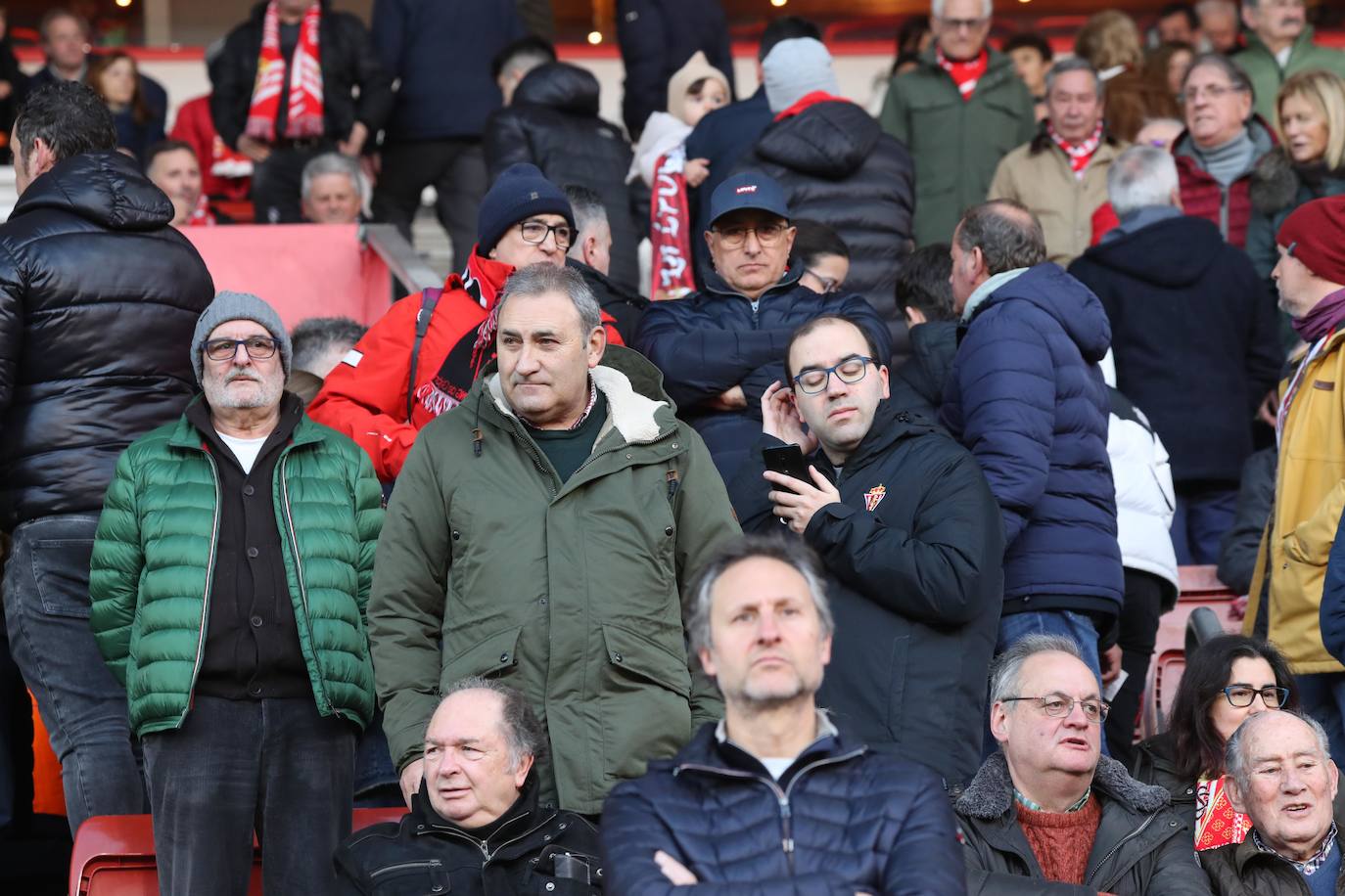 Fotos: ¿Estuviste en el Sporting - Huesca? ¡Búscate en El Molinón!