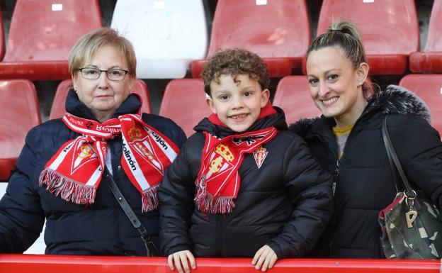 Fotos. ¿Estuviste en el partido? ¡Búscate en El Molinón!