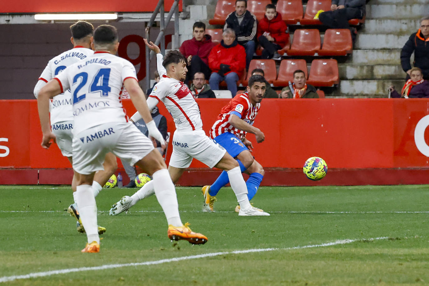 Fotos: Las mejores imágenes del Sporting 1-1 Huesca