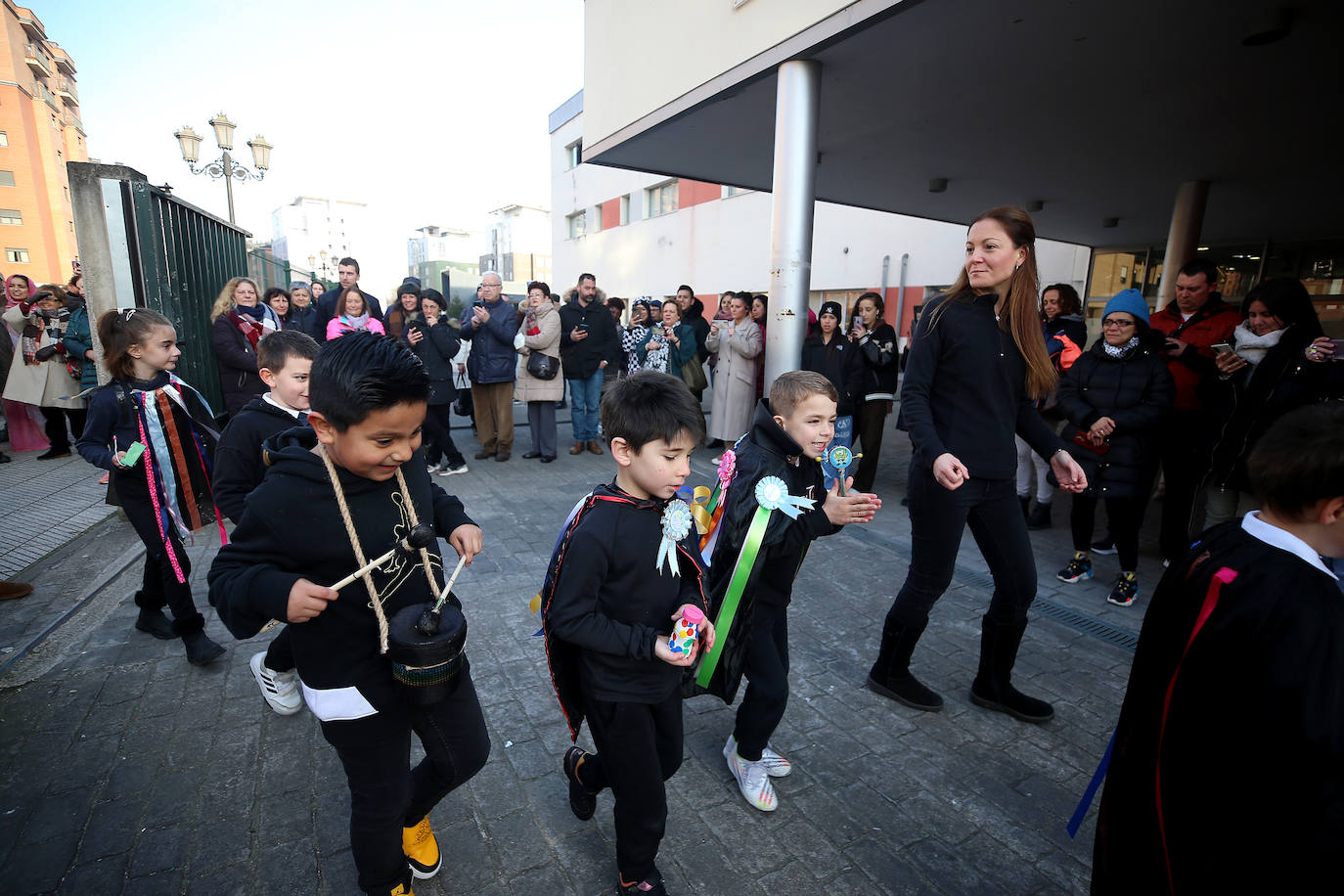 Fotos: El carnaval más colorido en los colegios asturianos