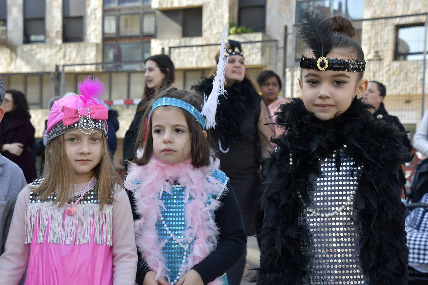 Fotos: El carnaval más colorido en los colegios asturianos