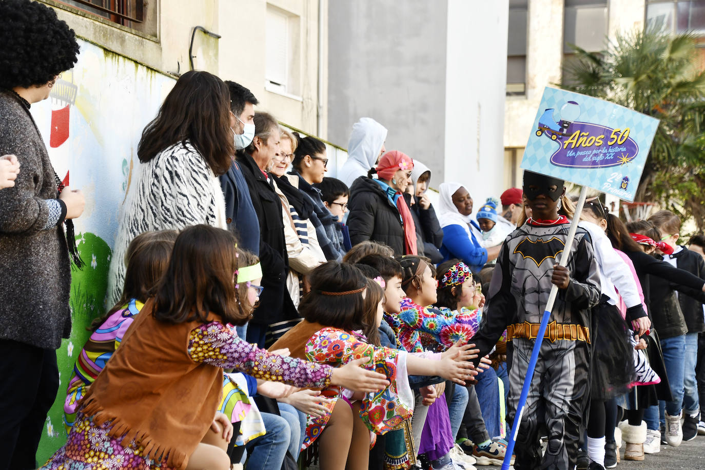 Fotos: El carnaval más colorido en los colegios asturianos