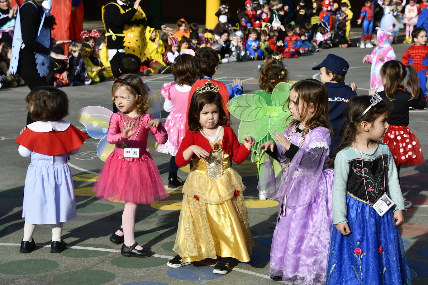 Fotos: El carnaval más colorido en los colegios asturianos