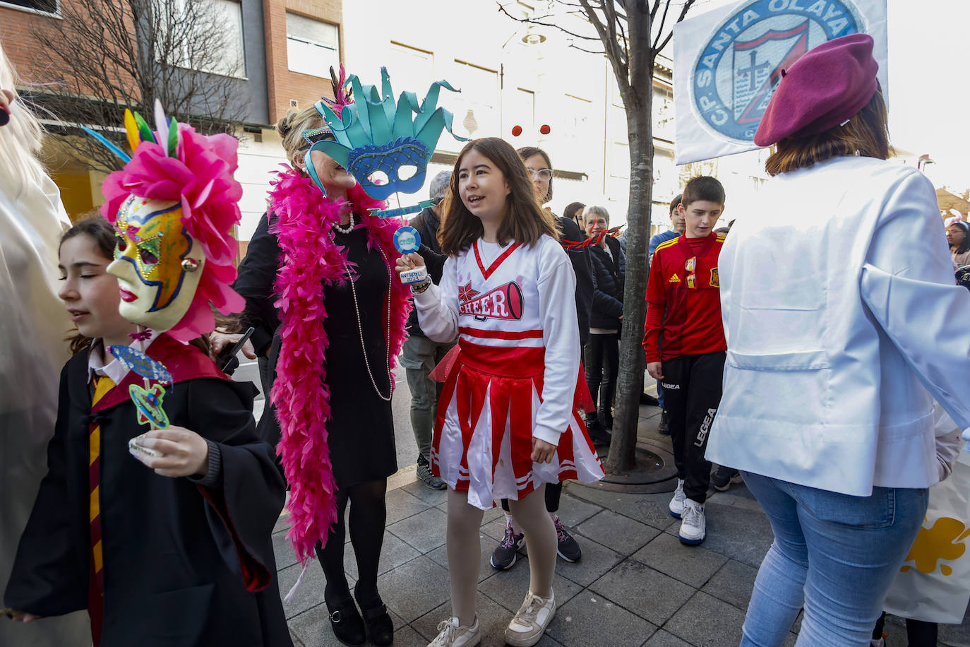 Fotos: El carnaval más colorido en los colegios asturianos