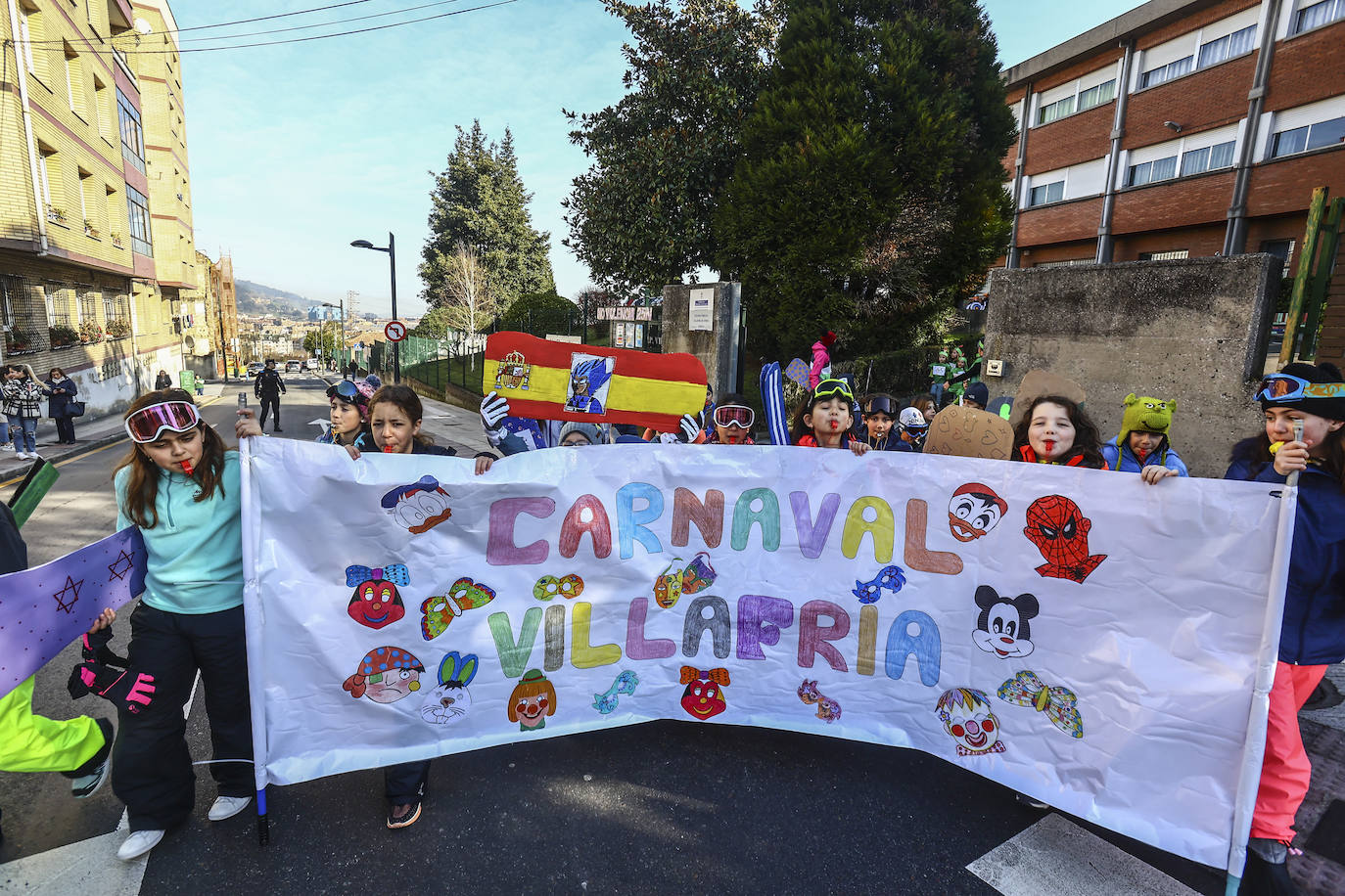 Fotos: El carnaval más colorido en los colegios asturianos