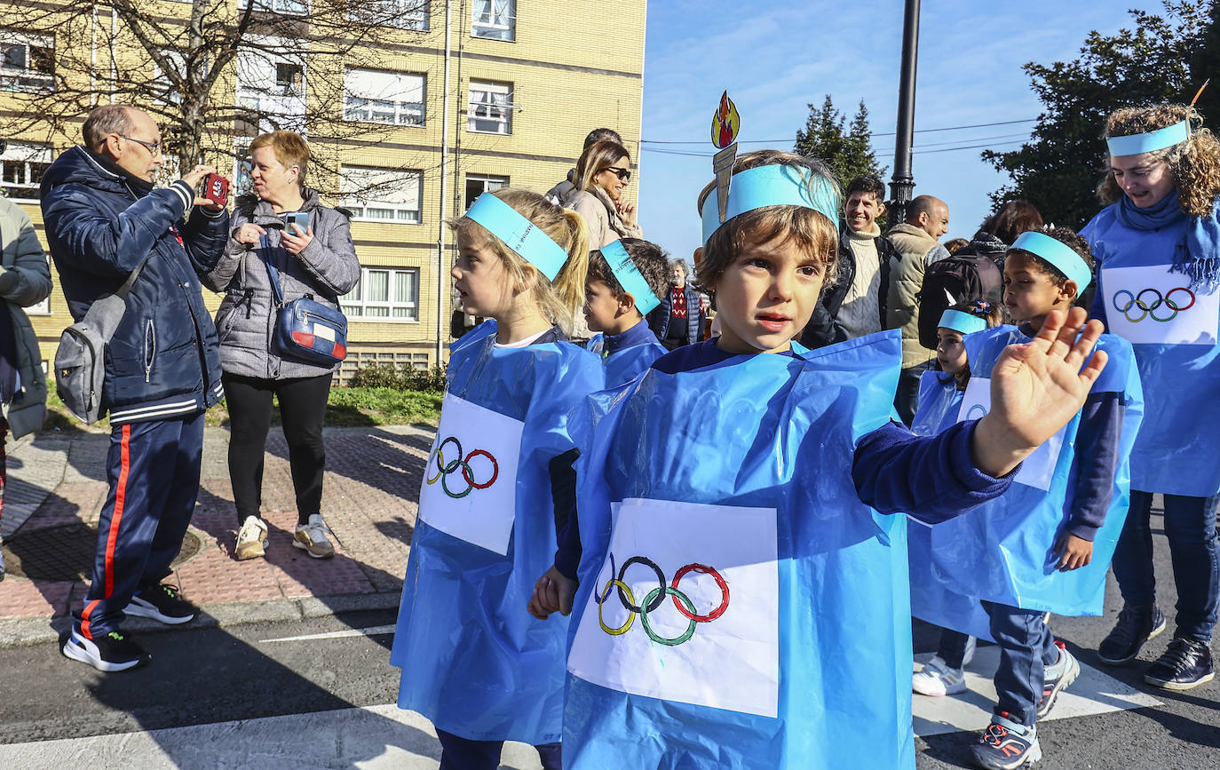 Fotos: El carnaval más colorido en los colegios asturianos