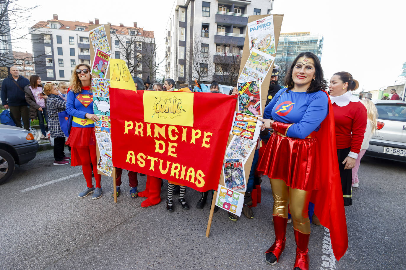 Fotos: Arte, superhéroes y reivindicación en el Antroxu de la zona oeste de Gijón