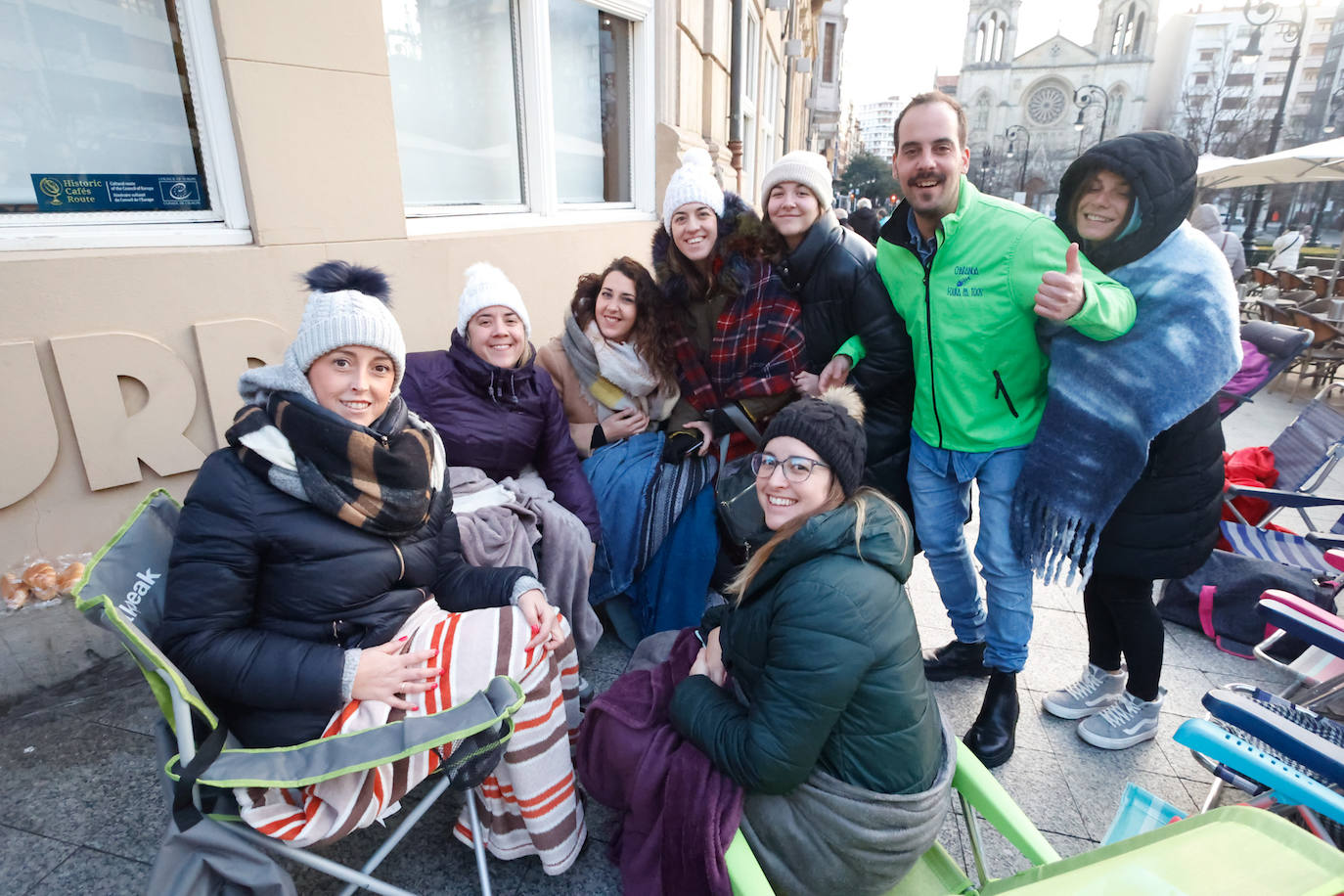 Fotos: Largas colas en el Jovellanos para disfrutar de las charangas