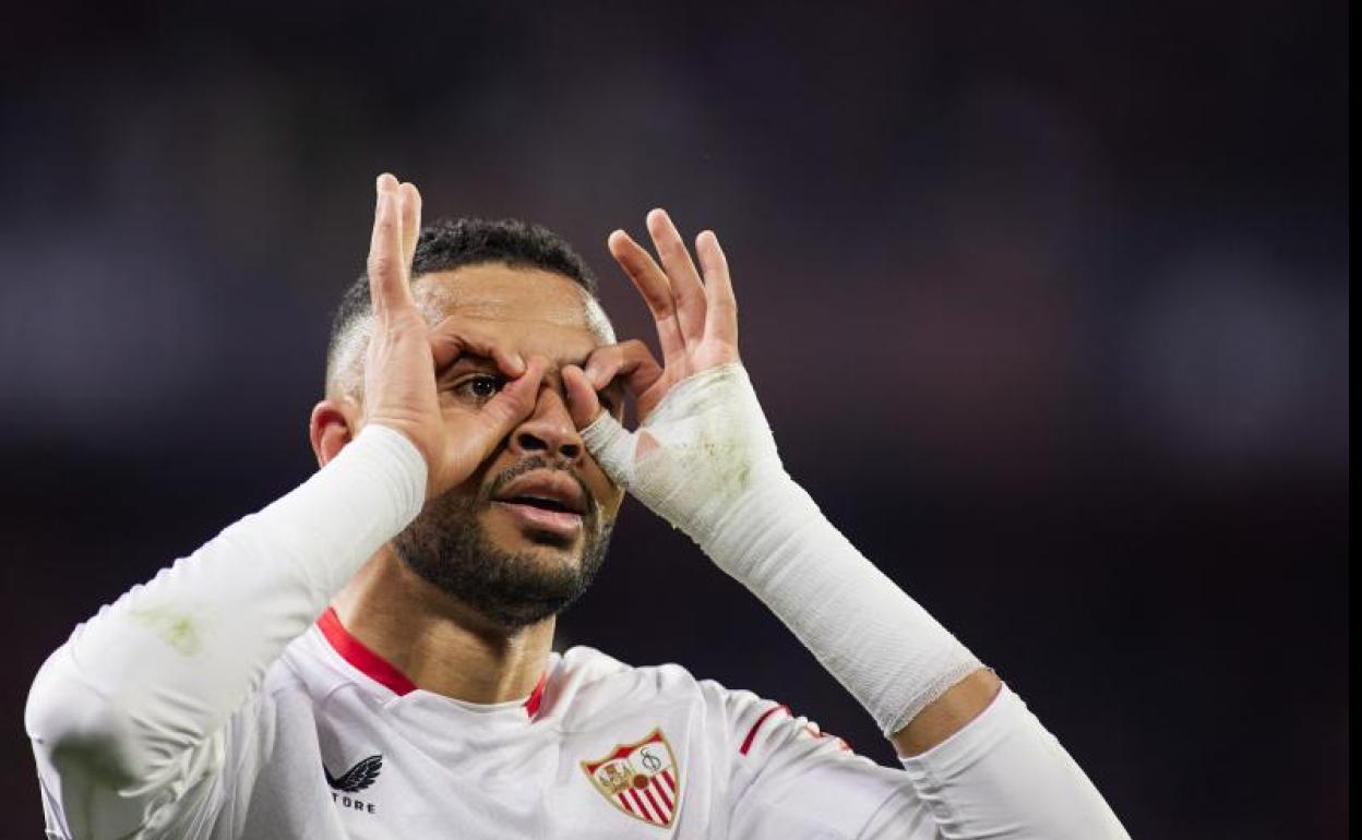 El Sevilla exhibe pegada para poner casi los dos pies en octavos