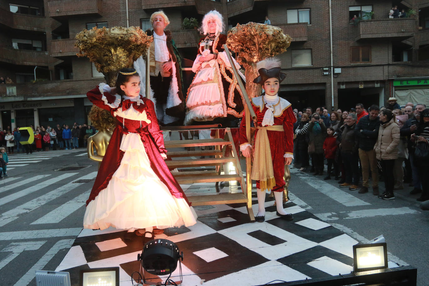 Fotos: Llanes abre la fiesta del carnaval en el oriente