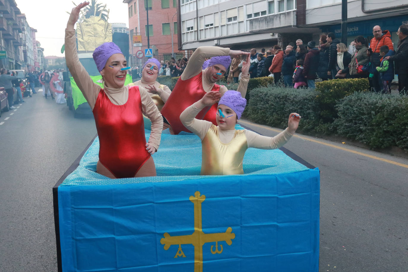 Fotos: Llanes abre la fiesta del carnaval en el oriente