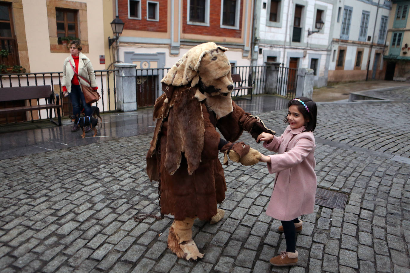 Fotos: Los Mazcaritos plantan la vieya en el Oviedo Antiguo