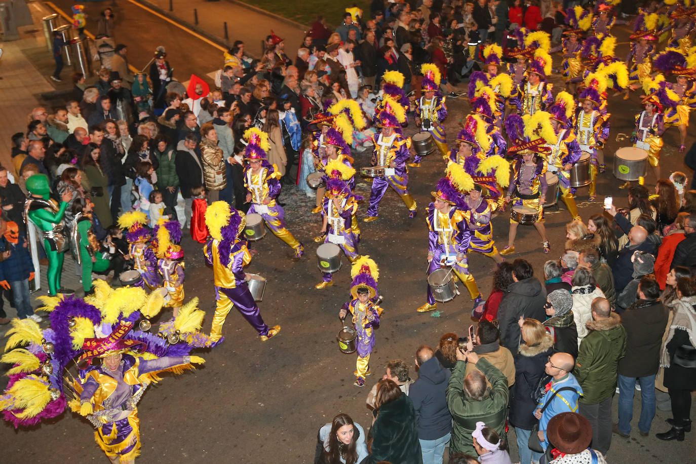 Fotos: Diversión por las calles de Gijón en el desfile del Antroxu