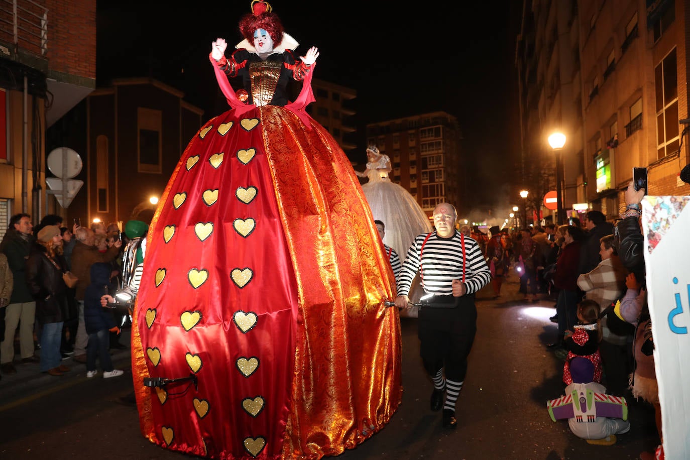 Fotos: Diversión por las calles de Gijón en el desfile del Antroxu