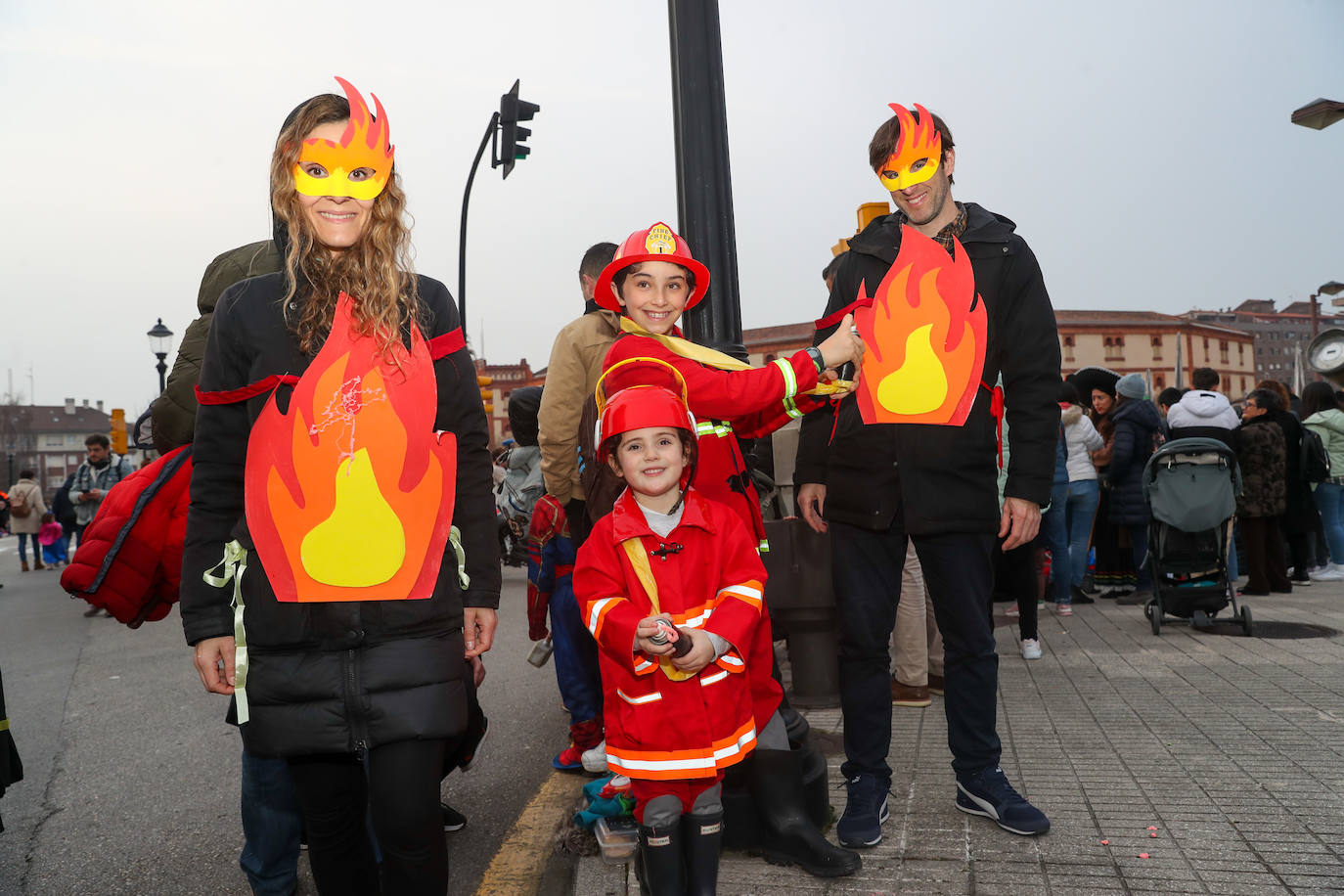 Fotos: Diversión por las calles de Gijón en el desfile del Antroxu