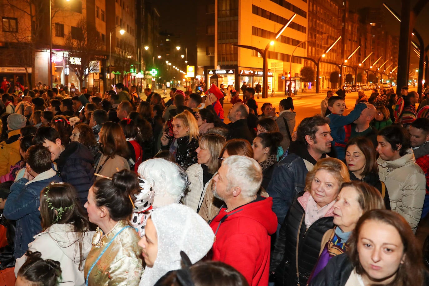 Fotos: Diversión por las calles de Gijón en el desfile del Antroxu