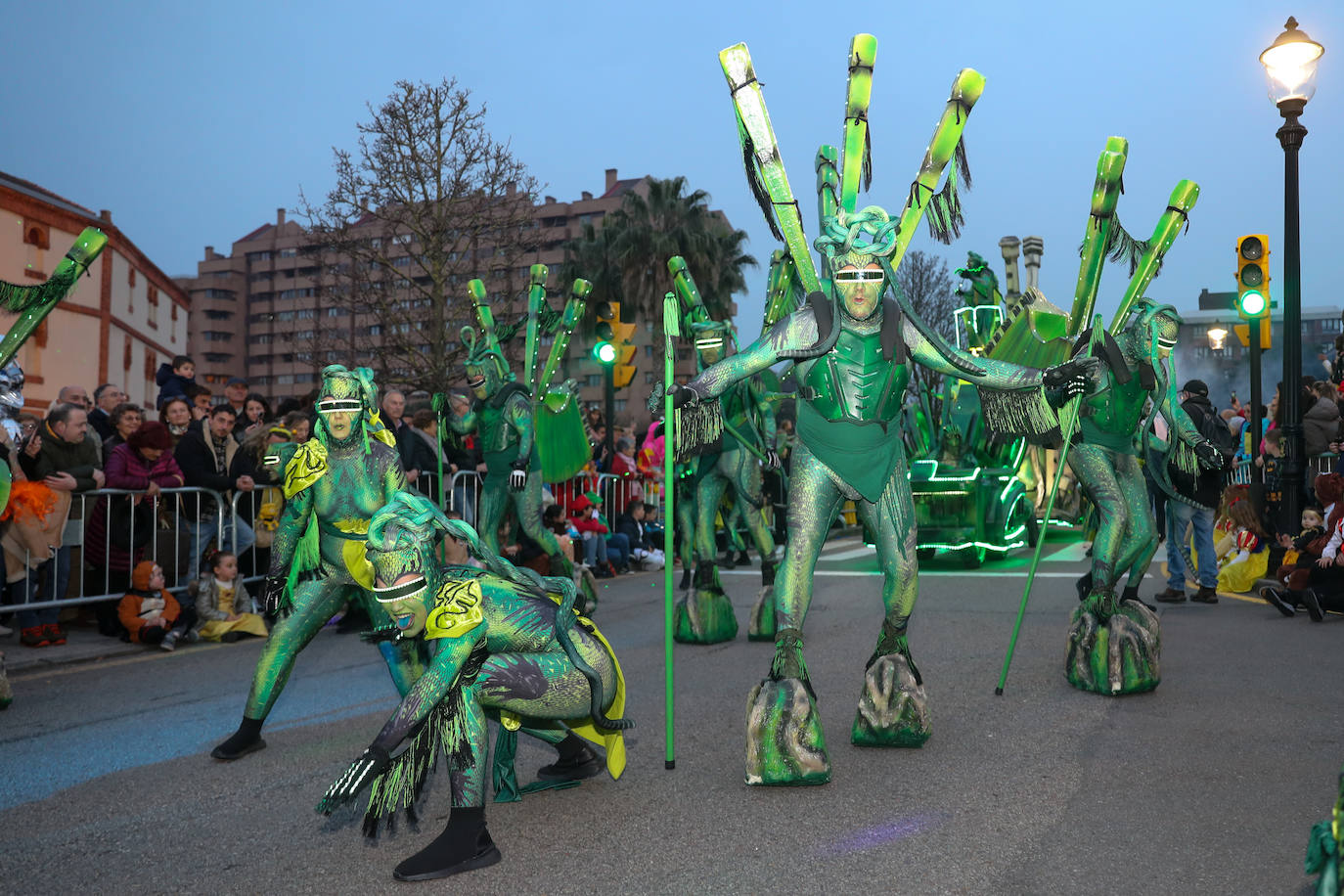 Fotos: Diversión por las calles de Gijón en el desfile del Antroxu