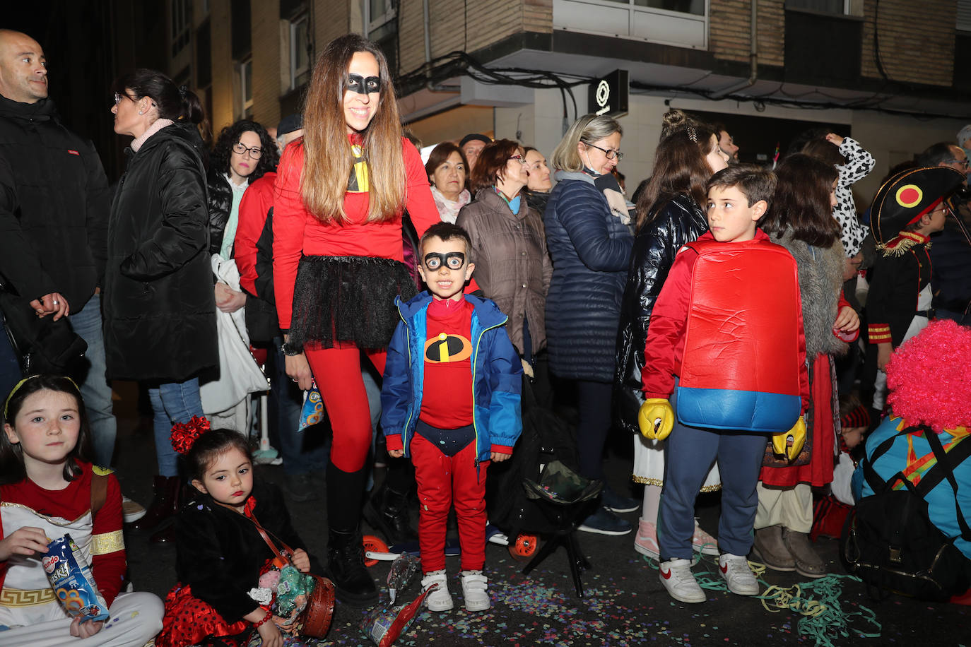 Fotos: Diversión por las calles de Gijón en el desfile del Antroxu