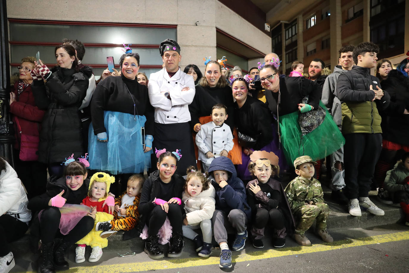 Fotos: Diversión por las calles de Gijón en el desfile del Antroxu