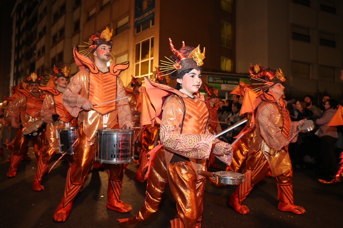 Fotos: Diversión por las calles de Gijón en el desfile del Antroxu