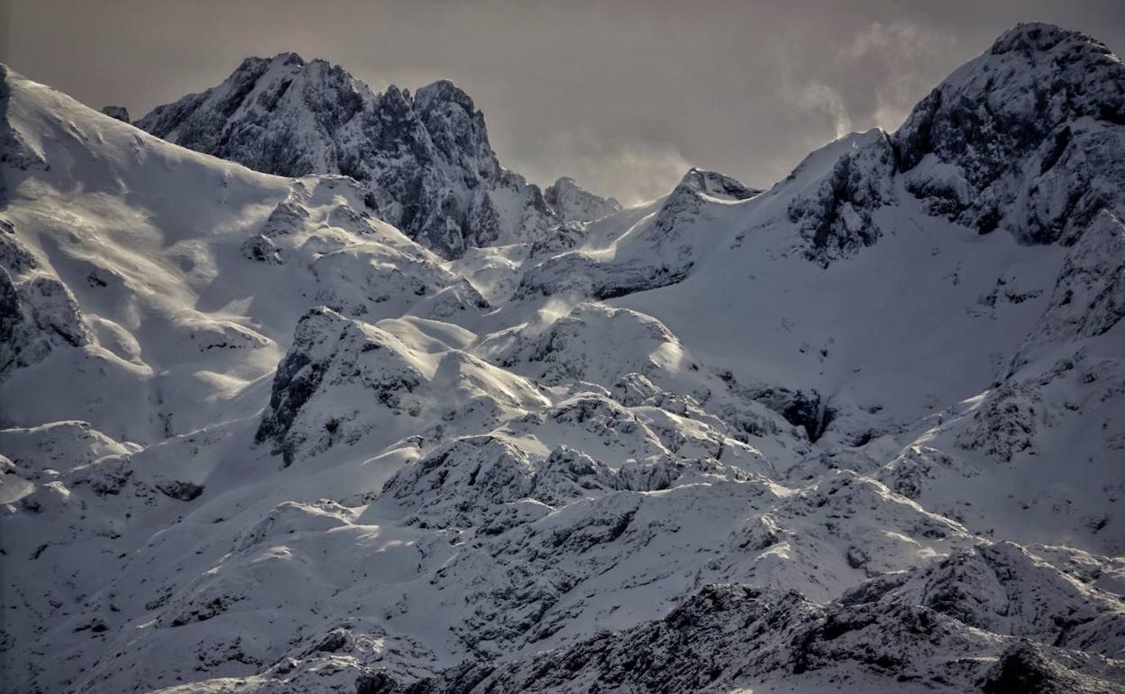 Nieve en el macizo occidental de Picos de Europa. 