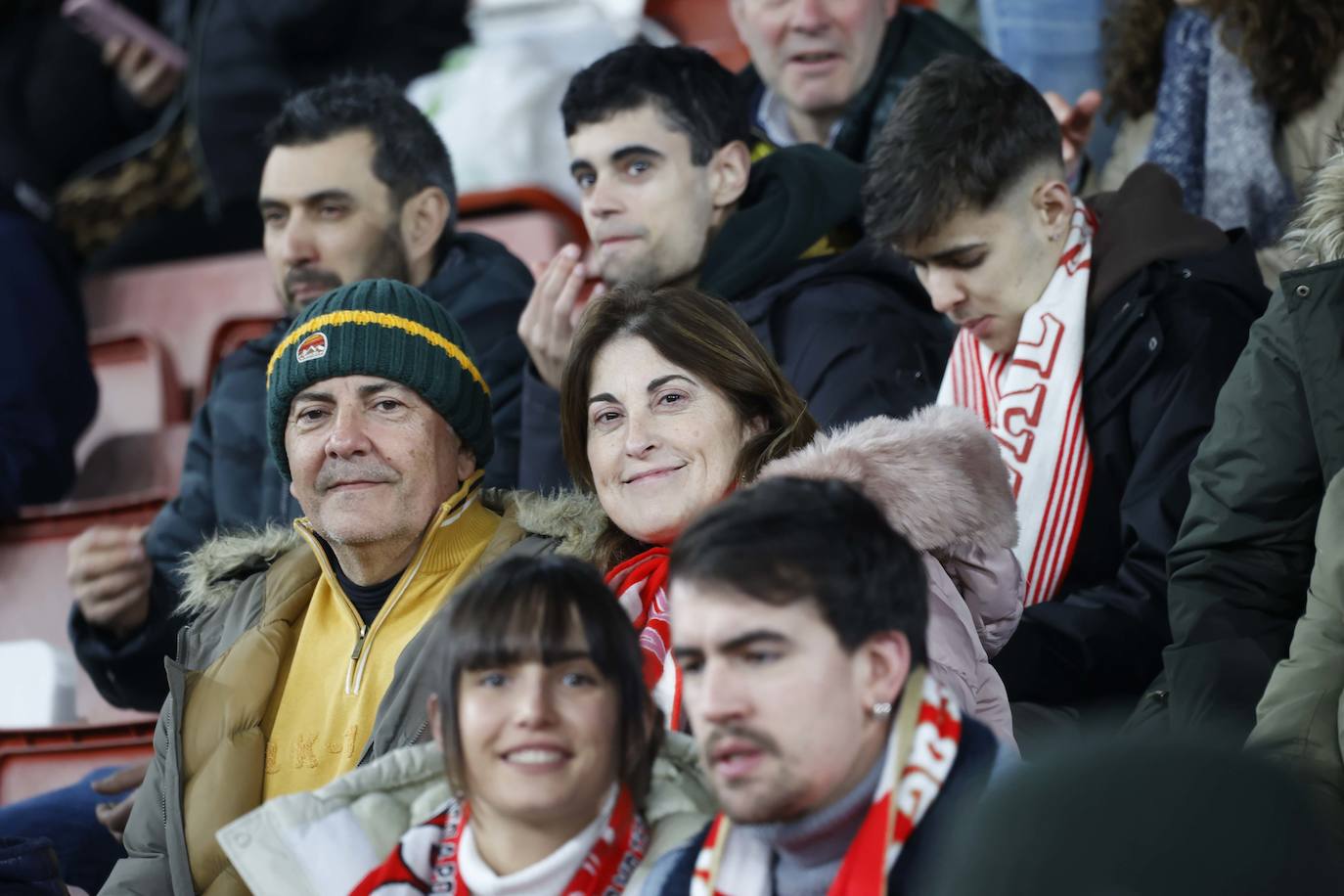 Fotos: ¿Estuviste en el Sporting - Tenerife? ¡Búscate!