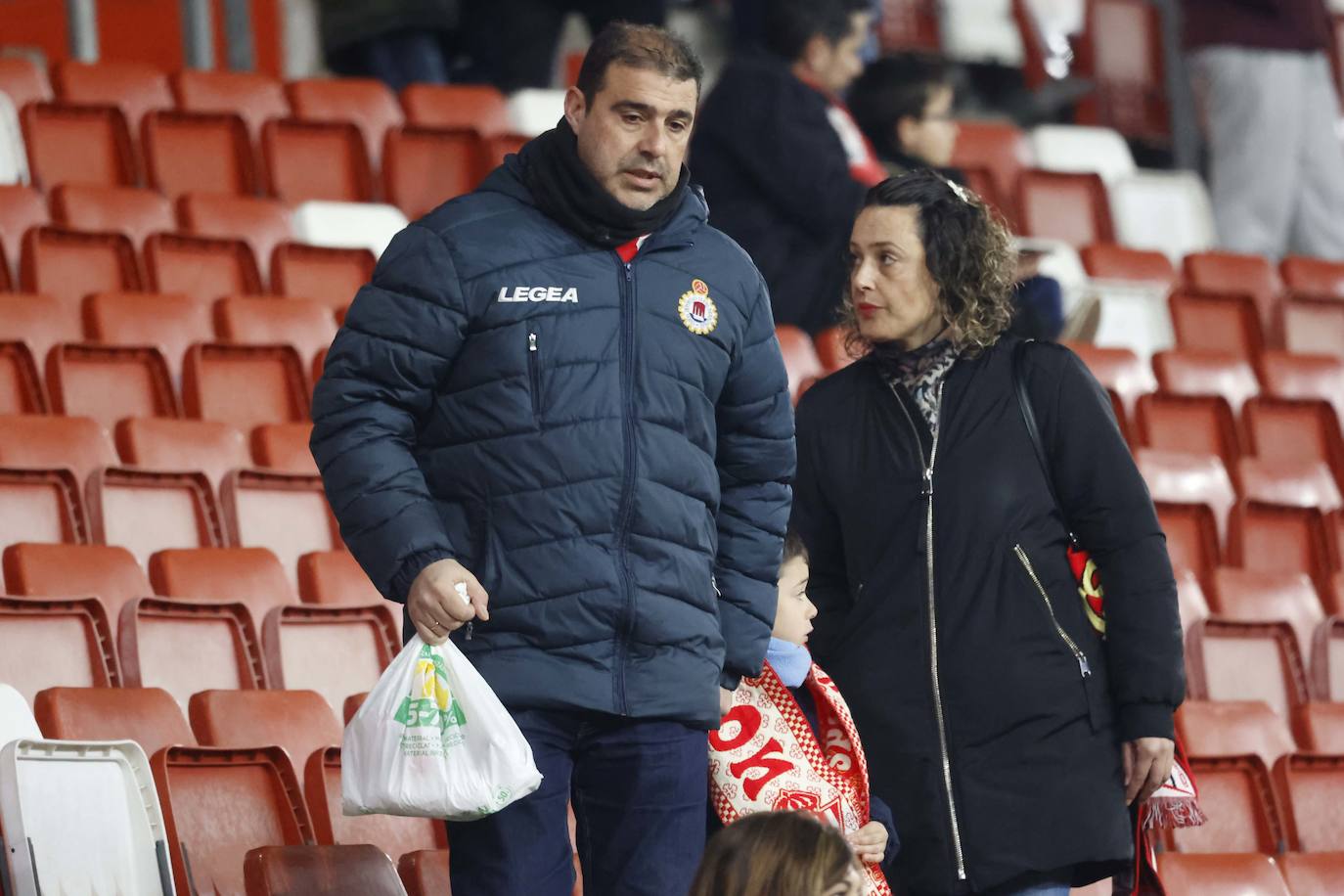 Fotos: ¿Estuviste en el Sporting - Tenerife? ¡Búscate!