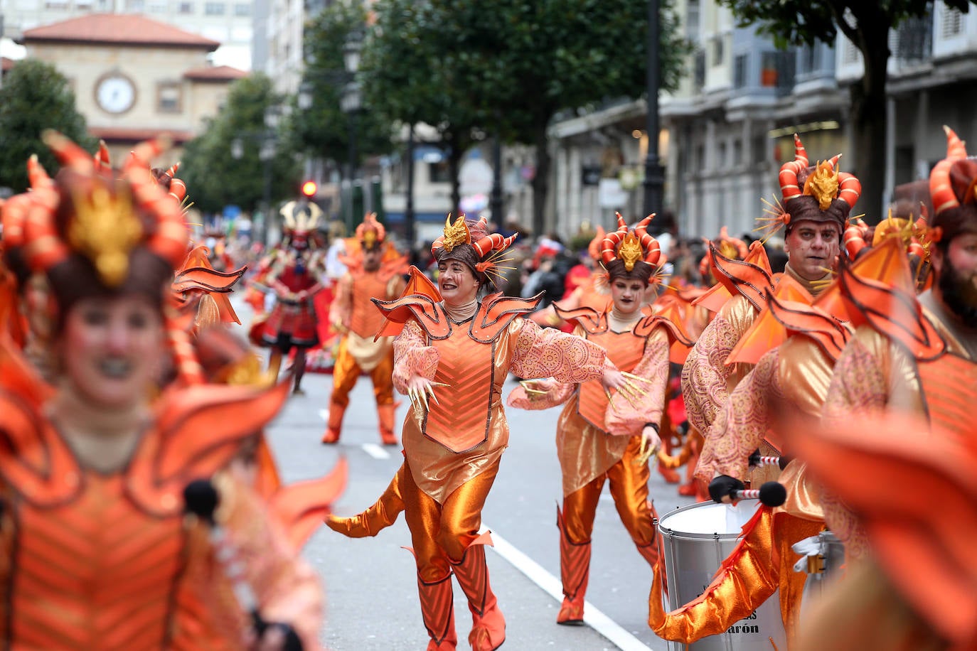 Fotos: Derroche de color y diversión en el carnaval de Oviedo