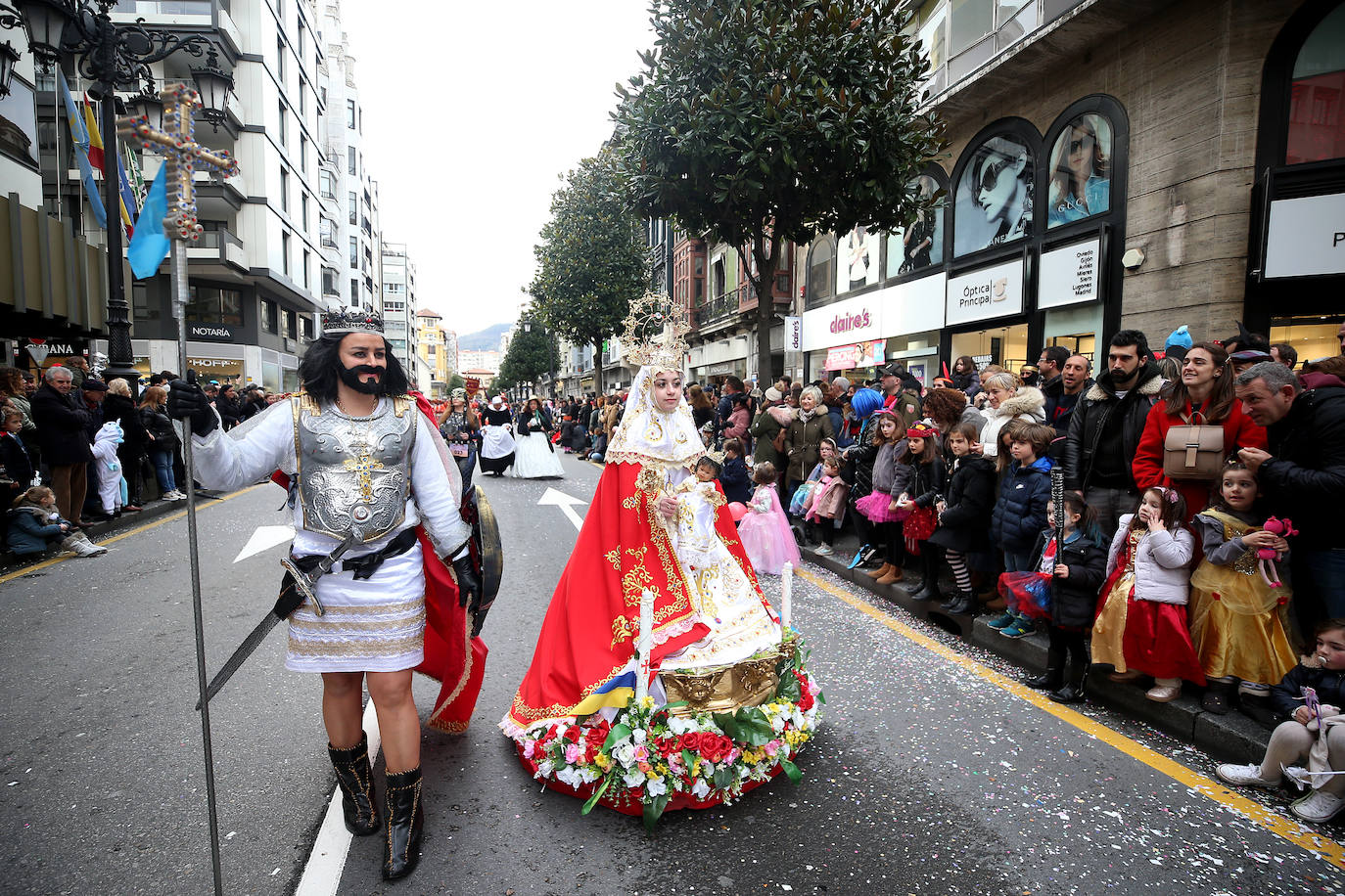 Fotos: Derroche de color y diversión en el carnaval de Oviedo