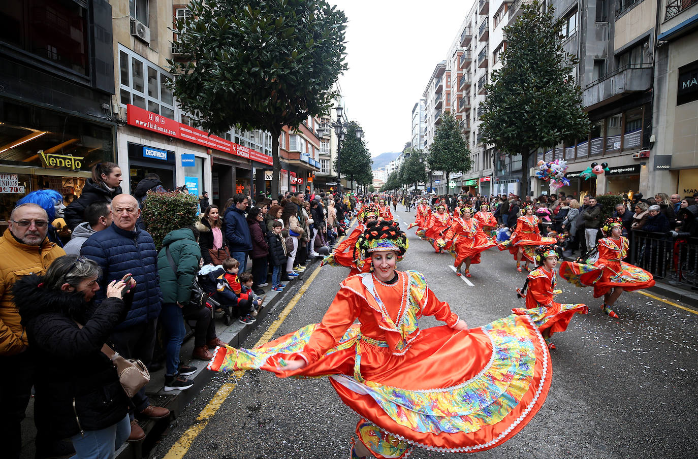 Fotos: Derroche de color y diversión en el carnaval de Oviedo