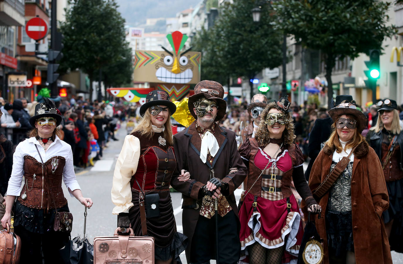 Fotos: Derroche de color y diversión en el carnaval de Oviedo