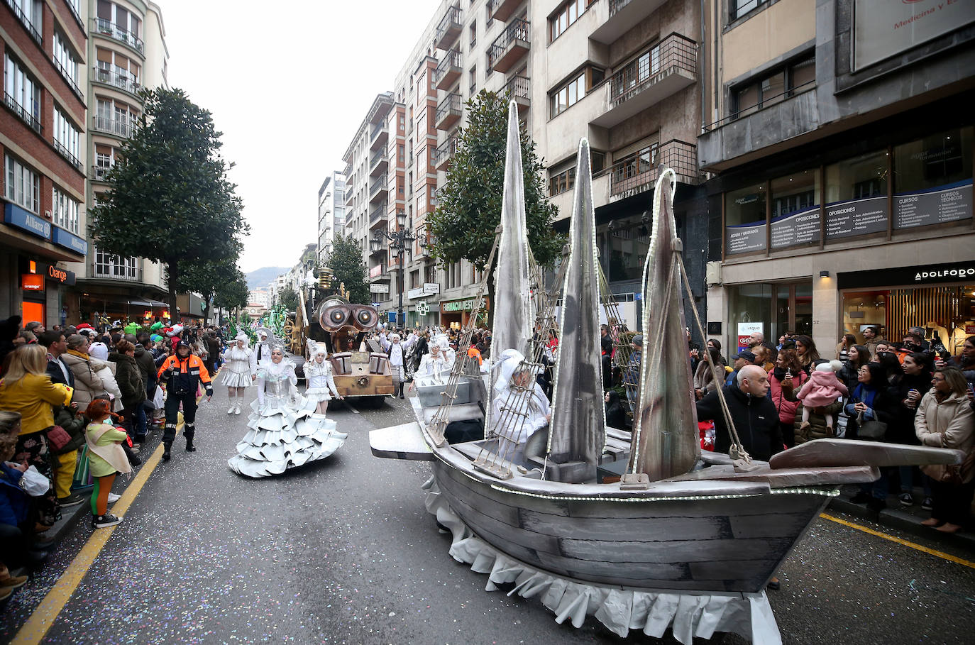 Fotos: Derroche de color y diversión en el carnaval de Oviedo