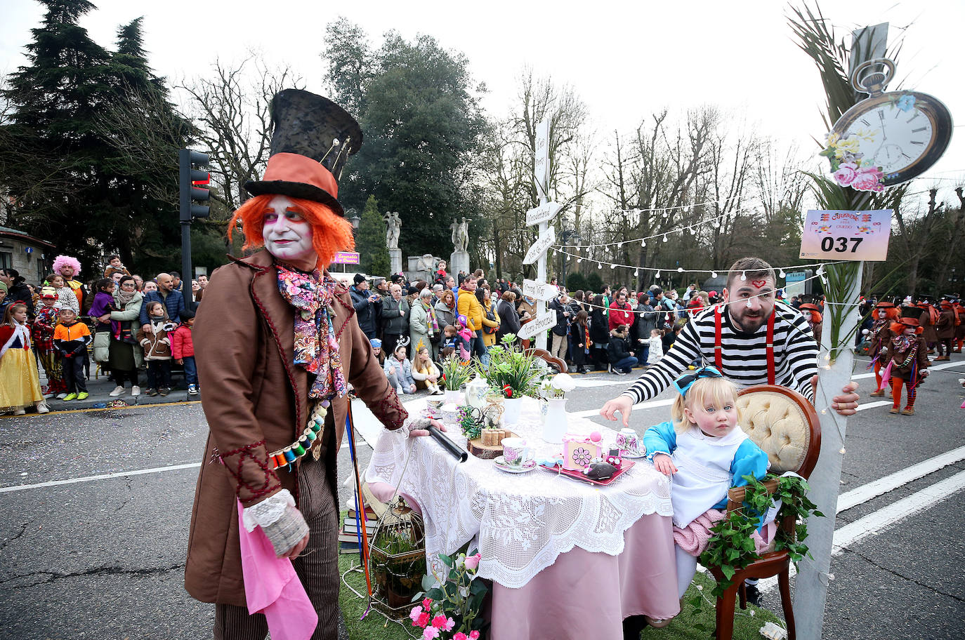 Fotos: Derroche de color y diversión en el carnaval de Oviedo