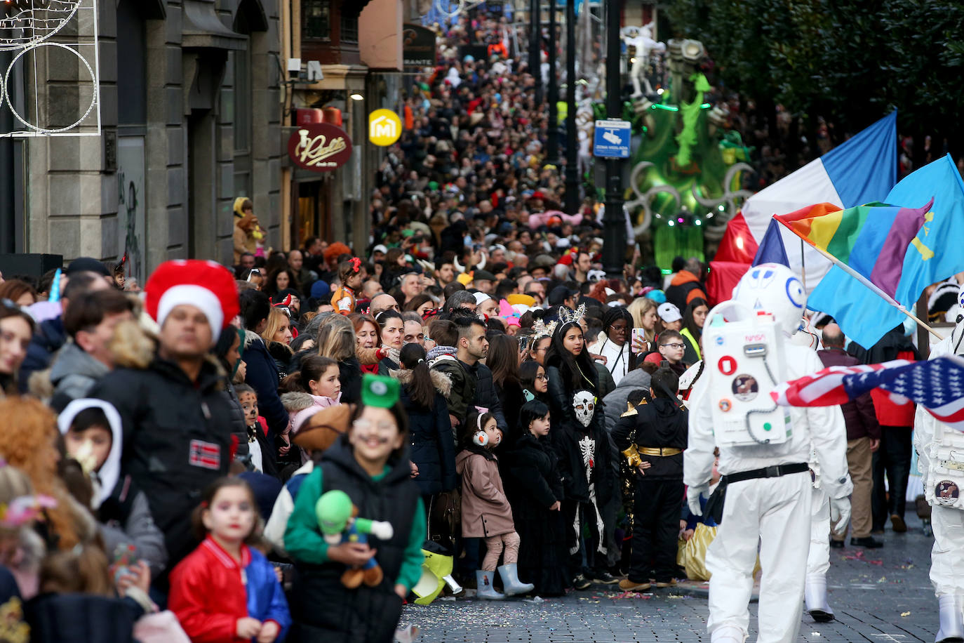 Fotos: Derroche de color y diversión en el carnaval de Oviedo