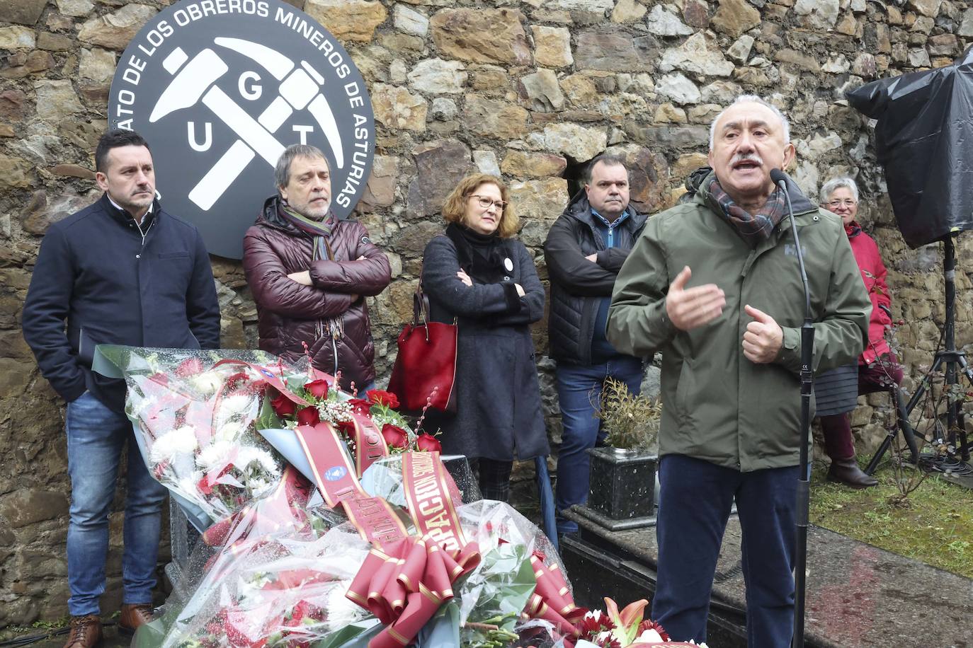 Fotos: Homenaje a Manuel Llaneza en Mieres