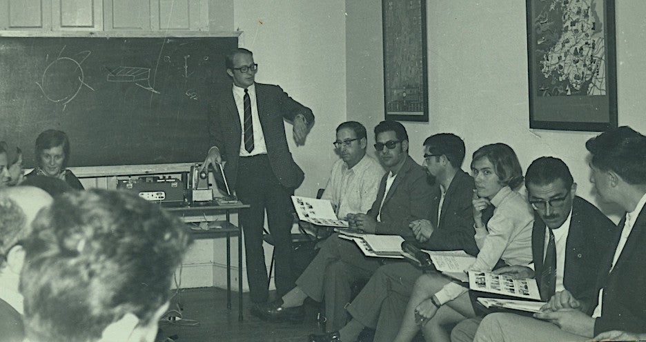 Fotos: 50 años de idiomas en Gijón con los Lawton